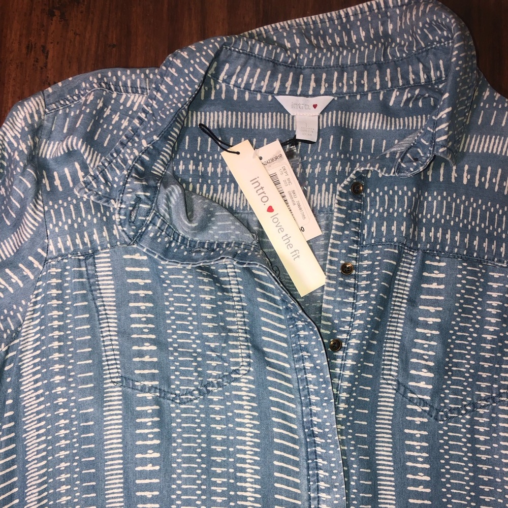NWT Fleece Pattern Button Up - Picture 3 of 3
